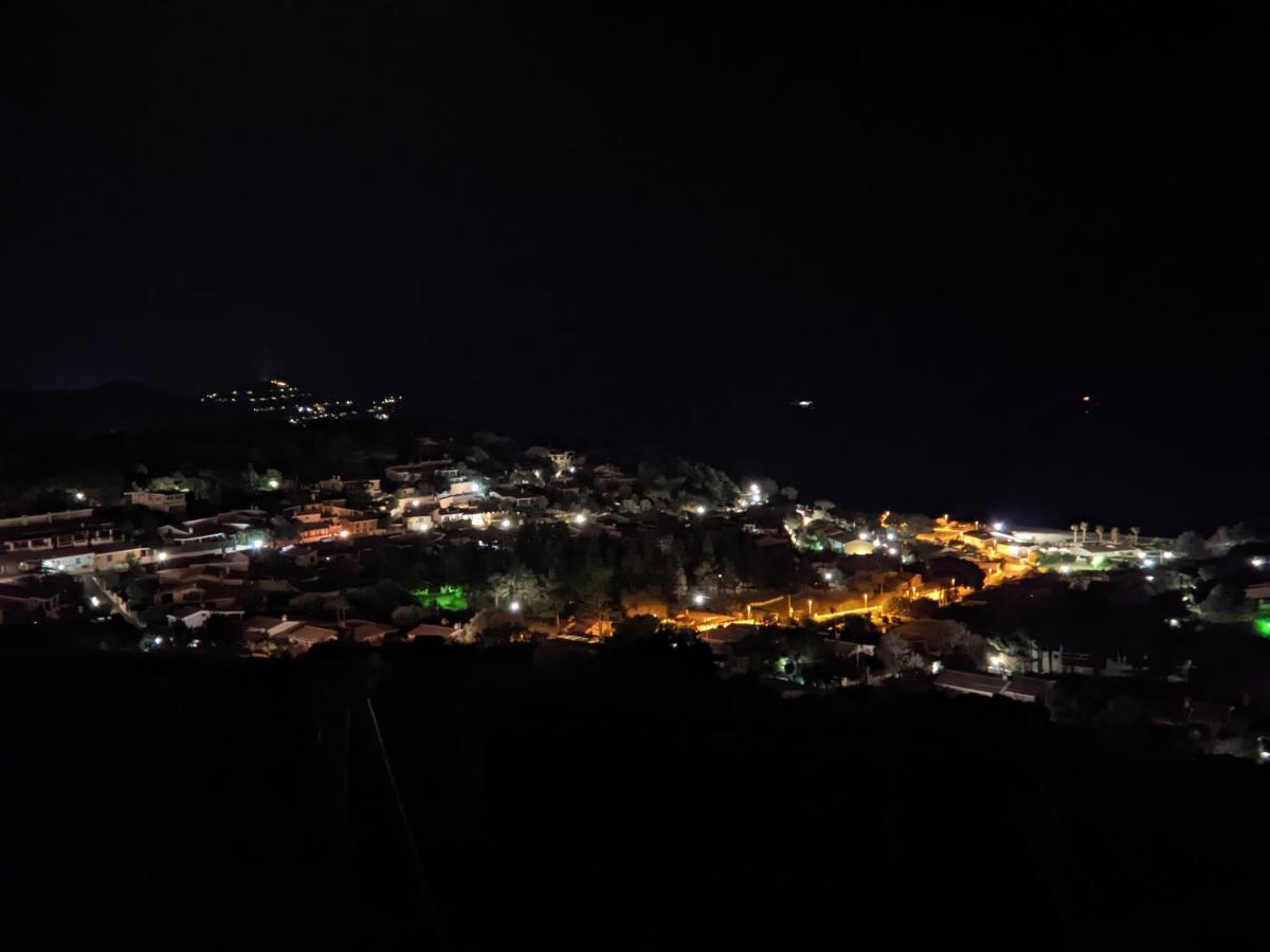 Villetta Con Piscina Panoramica Belvedere Mari Pintau Джеремеас Экстерьер фото